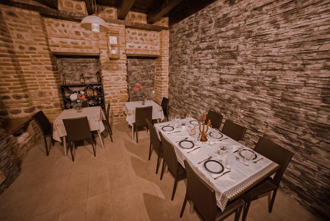 Dzveli Ubani Hotel Sighnaghi Bagian luar foto