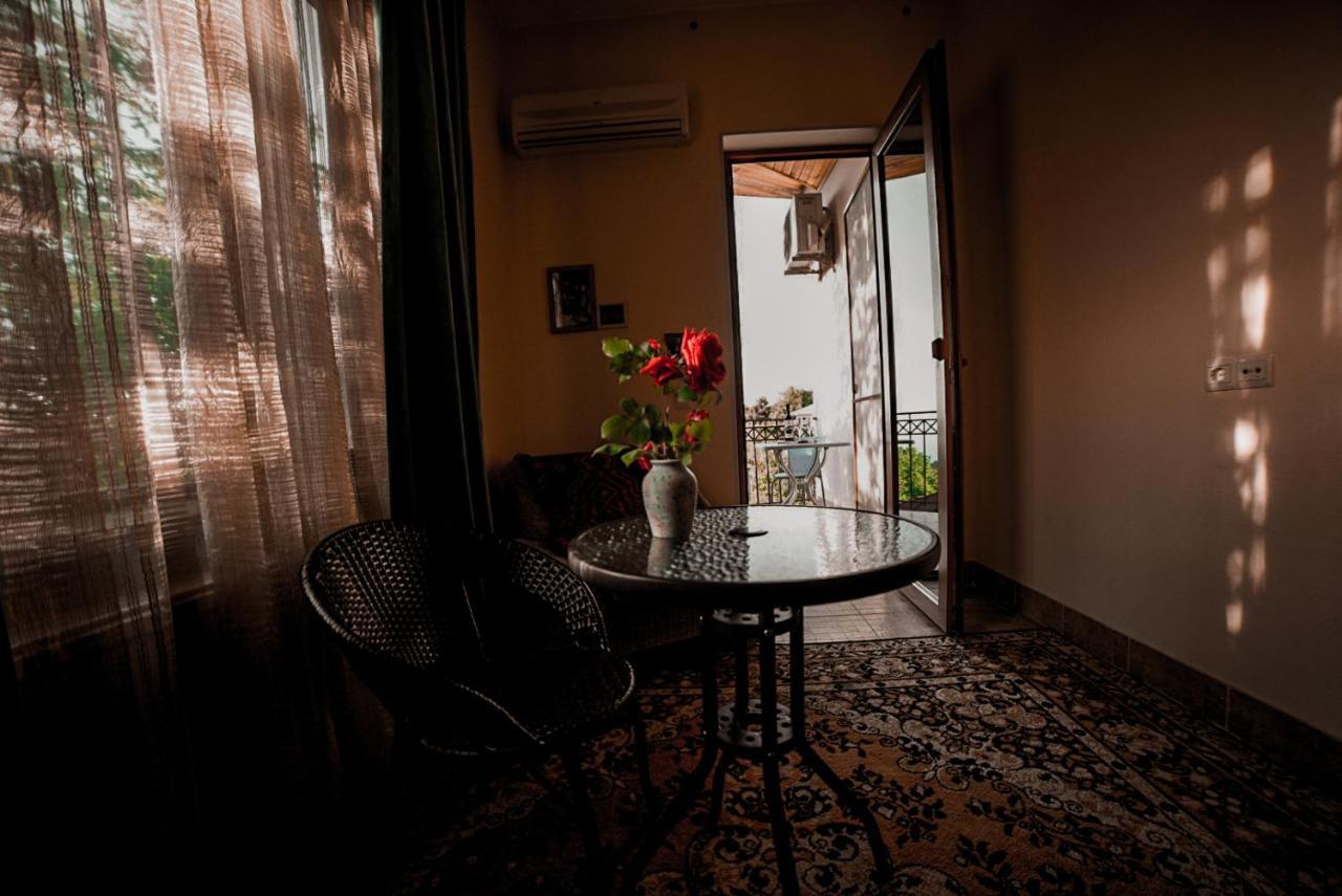 Dzveli Ubani Hotel Sighnaghi Bagian luar foto