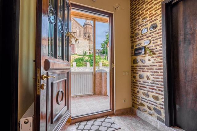 Dzveli Ubani Hotel Sighnaghi Bagian luar foto
