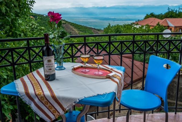 Dzveli Ubani Hotel Sighnaghi Bagian luar foto